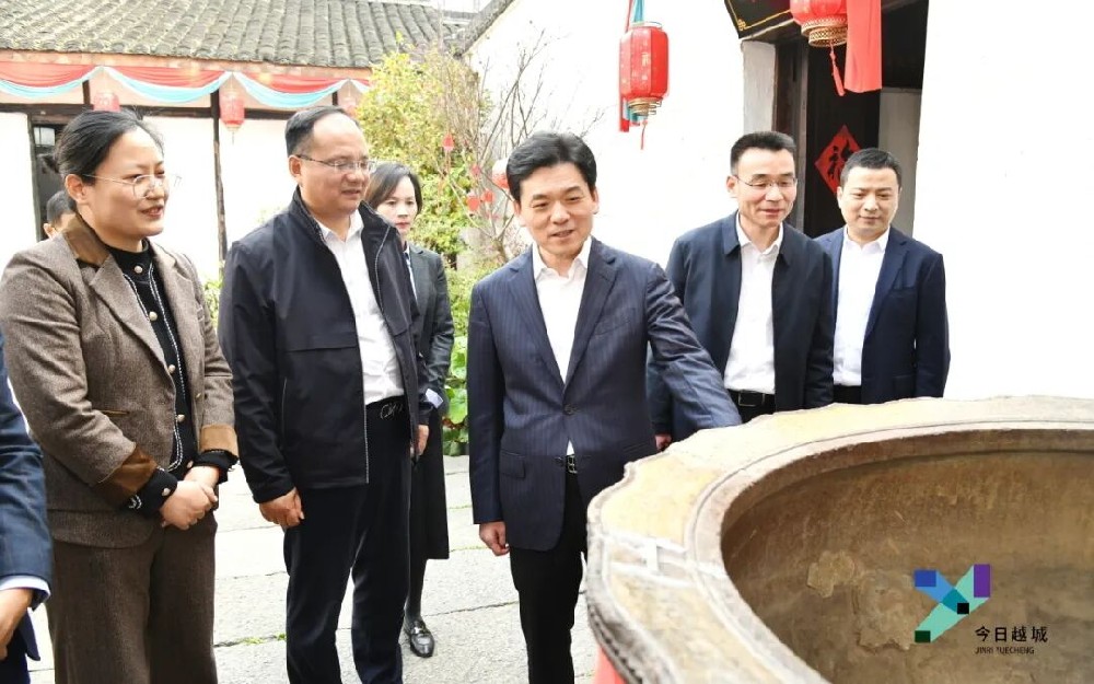 严钢调研黄酒小镇片区工作